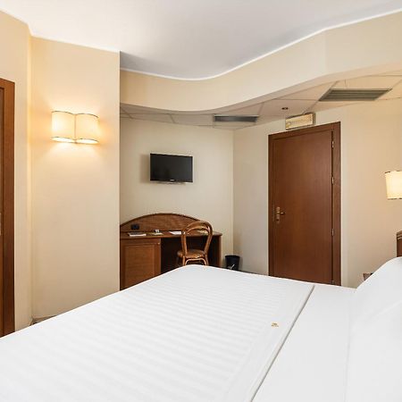 Welcome Hotel Legnano Buitenkant foto