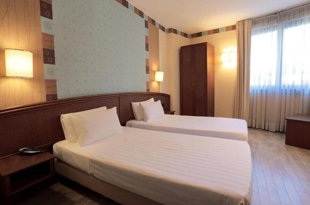 Welcome Hotel Legnano Buitenkant foto