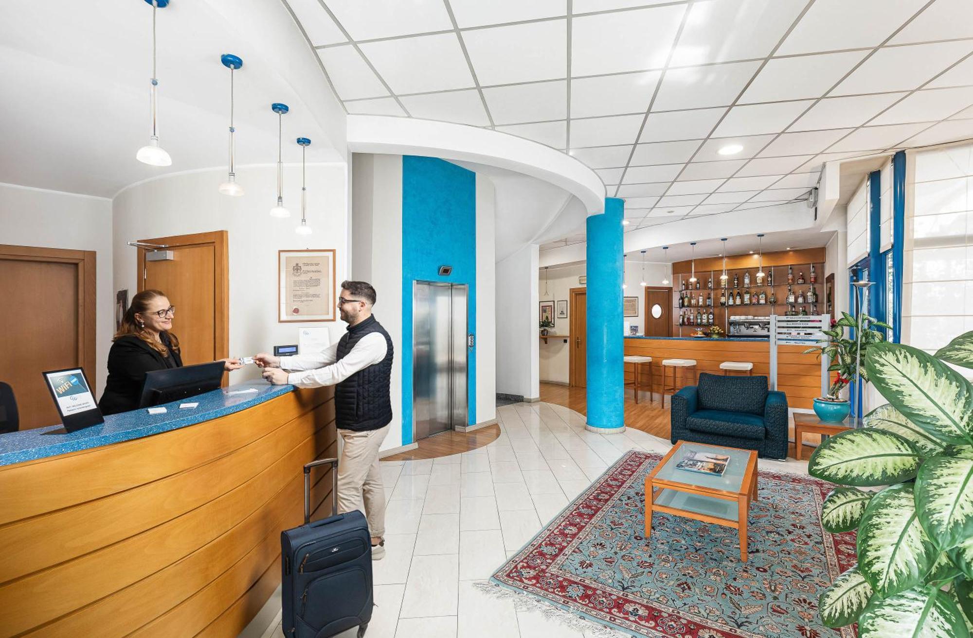 Welcome Hotel Legnano Buitenkant foto
